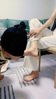 【小笑魔】磕头求虐-闻高跟-白袜踩踏-狗链遛狗【双视角版】bf29148_1