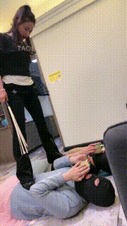 【鑫儿教头】藤鞭狠抽_强制清理各种鞋子_闻臭脚_升水 bf11733