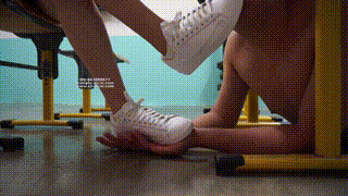 超美白棉袜小白鞋教室虐狗调教！