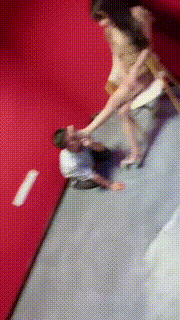 【伊晨】双M-极品美女耳光掐脖窒息.磕头求饶【双视角版】bf31254_1