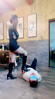 【沅芷大人】双S重度踩踏虐-高跟扎胳膊碾狗爪【双视角完整版】bf30086_1