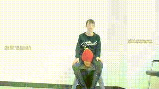 【00后天使女主】长靴踢踹，扇耳光，堵墙角暴打贱狗！