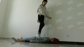 【瑶主】白色球鞋羞辱贱狗,踩踏贱狗!