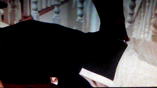 霸踩天下出品 碎花裙&amp;ampamp百褶裙黑丝踩足球男