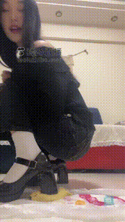 【田甜圈】踩踏碾压食物喂狗 bf21651