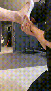 【冰诺】掐乳舔高跟裸足插嘴 bf32013