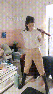 【小劳拉】居高临下第一视角踩踏 bf11182