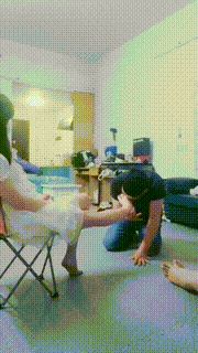 【果儿】双S遛狗骑马全体重踩踏超狠踢裆强迫升水【双视角版】bf26628_2