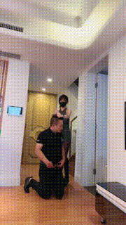 【暴力美学】室内骑马骑脖鞭打窒息舔jio bf32485