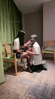 【文希】长腿车模VS刑奴-刑具暴抽-喝圣水-踢踹 JS23072402