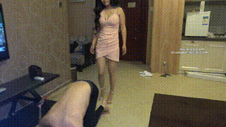 超细高跟踩踏胖瘦奴