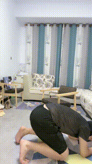 【奈奈】藤条鞭打运动鞋全体重踩踏舔闻吃白袜滴蜡 bf31886