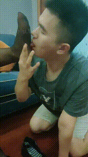 【重庆男神】开发18岁女高微胖丰满素人-脚喂酸奶-踩踏骑马 bf30276