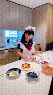 【美美子】可爱女仆伺候-踩狗爪-桌底伺候-骑马转胯-闻鞋闻袜 bf29925