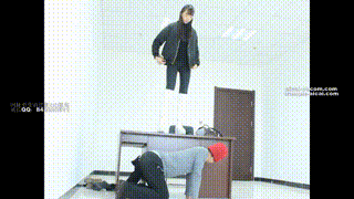 【00后天使女主】白色长靴骑乘牲畜马来回溜达!