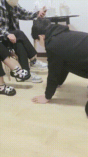 【粥粥大人】学生情侣主-下跪舔鞋闻袜跪爬 bf27650