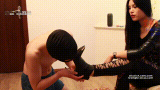 【明妃女王】脏鞋口水调教2