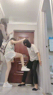 【丫丫】骑脖-小白鞋高跟提档-踢踹 bf30580