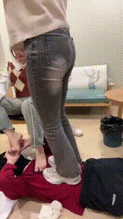 【学生双主s】双S-运动鞋全体重踩踏喝圣水 bf27057