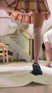 【草莓奶昔】萝莉主白丝舔脚踩喂食插嘴 bf28684