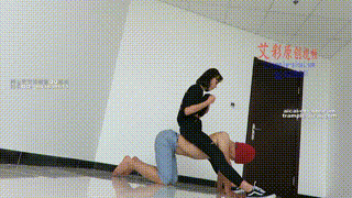 【00后女主】左手开工打耳光骑跨贱狗!