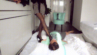 【QD】丝媛黑丝黑高跟踩踏