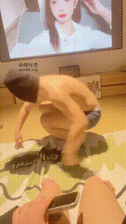 【小凤梨】藤条鞭打强迫素人男舔脚JS250101-23