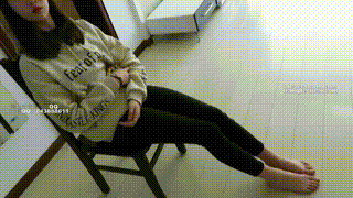 【跪舔】00后天使女主棉袜裸足,足深喉!