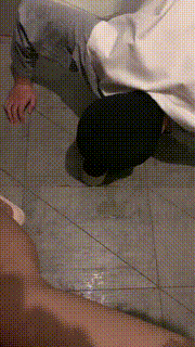 【宝爷】厕奴求虐-喝圣水裸足跳踩喝漱口水 bf26043