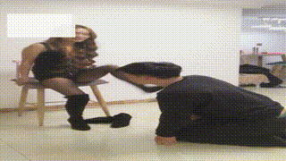 【冷柔】女王装长靴暴踹狗头，踹傻贱狗