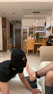 【婉惜】跪舔黑丝裸足长靴bf45786