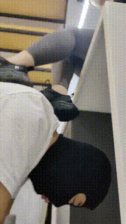 【辣姐】丝袜泡圣水运动鞋裸足脚下奴 JS23081116