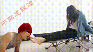 【跪舔】00后天使女主短肉丝!