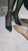 【凌熙】黑丝高跟踩耳光舔脏鞋 bf34015