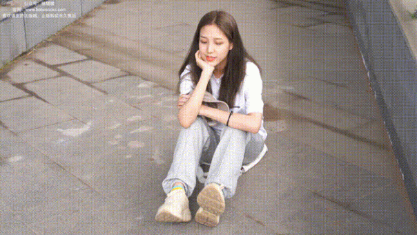 NO.012 泡芙-运动鞋、白棉袜、裸足